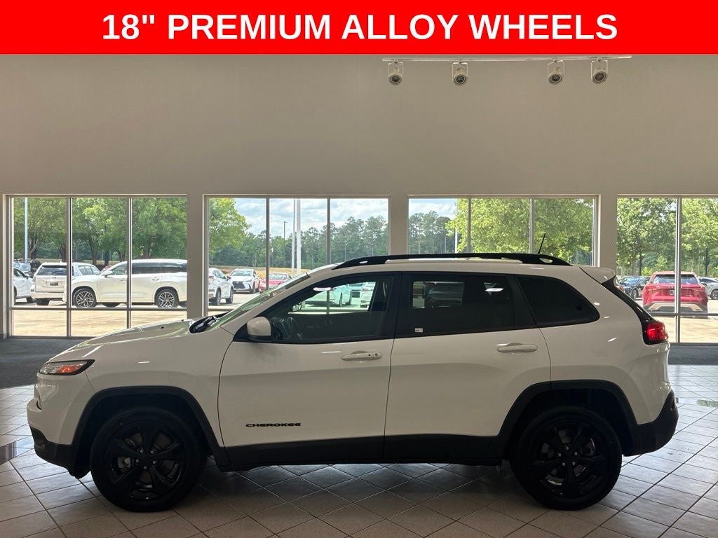 2016 Jeep Cherokee Limited NAV/LEATHER SEATS/4 NEW TIRES