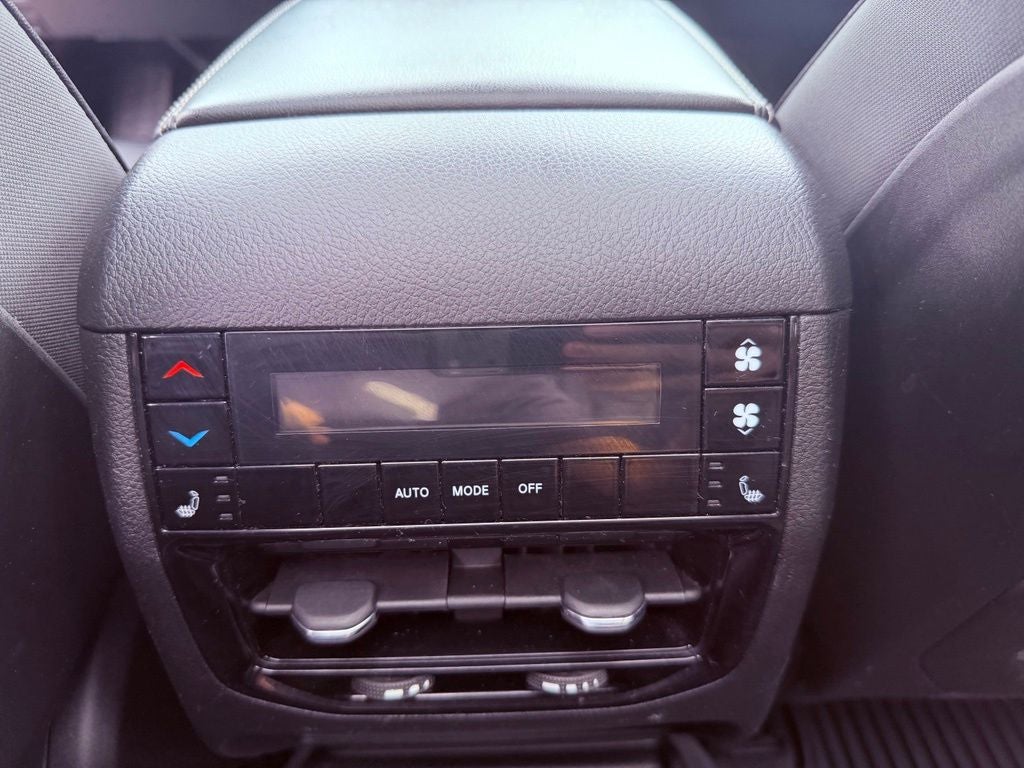 2023 Jeep Grand Cherokee L Limited PANO ROOF/BLIND SPOT/CARPLAY/4 NEW TIRES