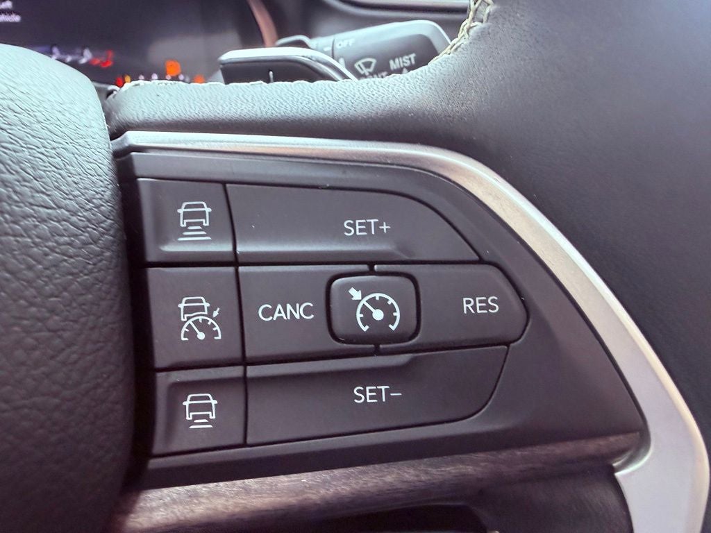 2023 Jeep Grand Cherokee L Limited PANO ROOF/BLIND SPOT/CARPLAY/4 NEW TIRES