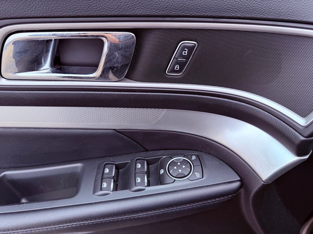 2017 Ford Explorer XLT TECH PKG/BLIND SPOT/NEW TIRES/1-OWNER/RECORDS