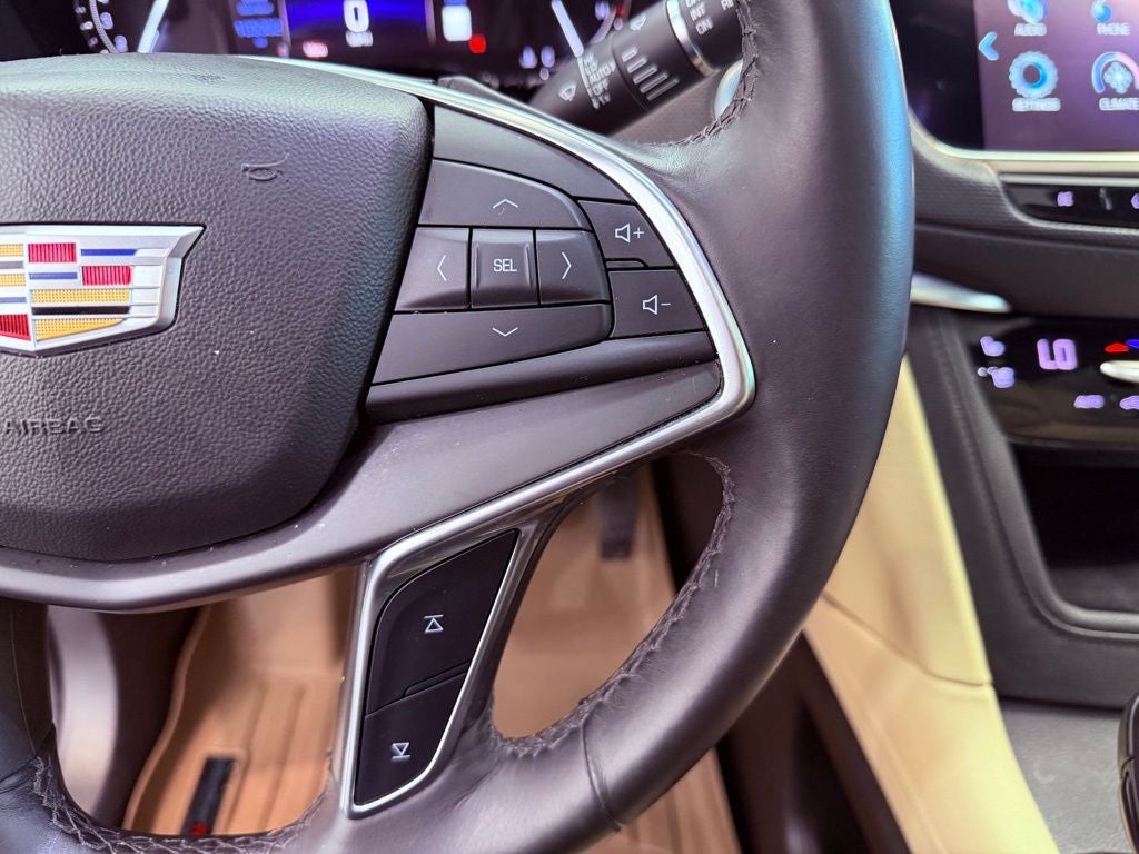 2017 Cadillac XT5 Premium Luxury PANO ROOF/BOSE/NAV/PARK AST