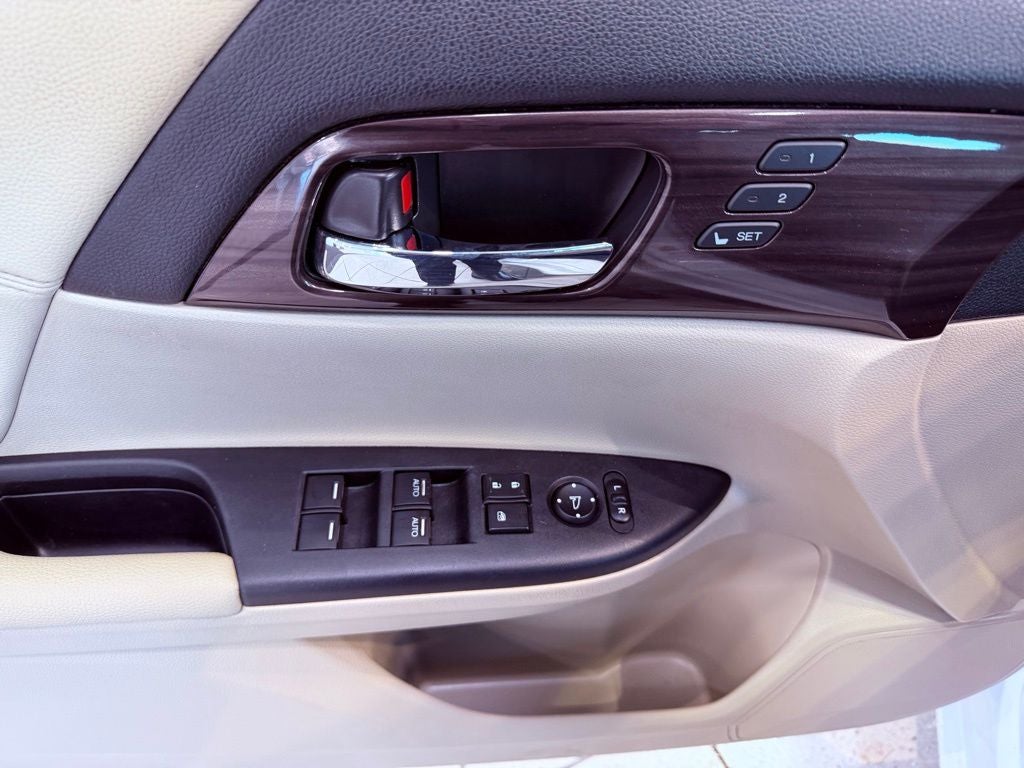 2017 Honda Accord EX-L w/Navigation and Honda Sensing