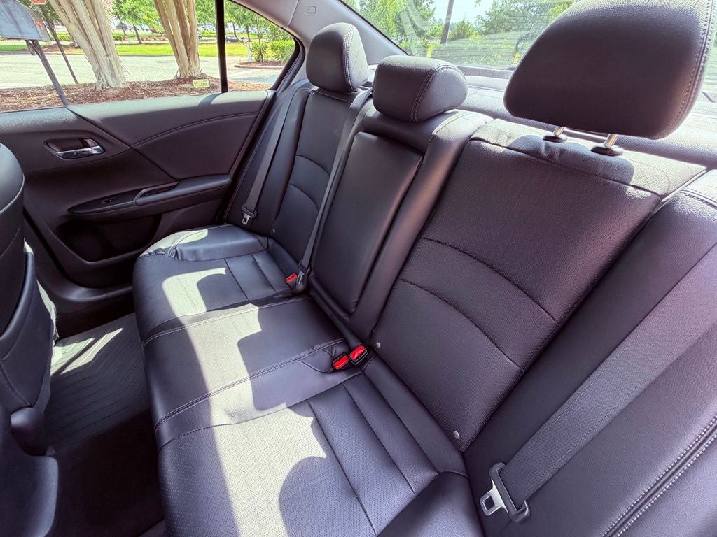 2017 Honda Accord EX-L w/Navigation and Honda Sensing/CARPLAY/SMART CRUIS