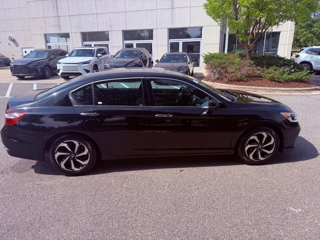2017 Honda Accord EX-L w/Navigation and Honda Sensing/CARPLAY/SMART CRUIS