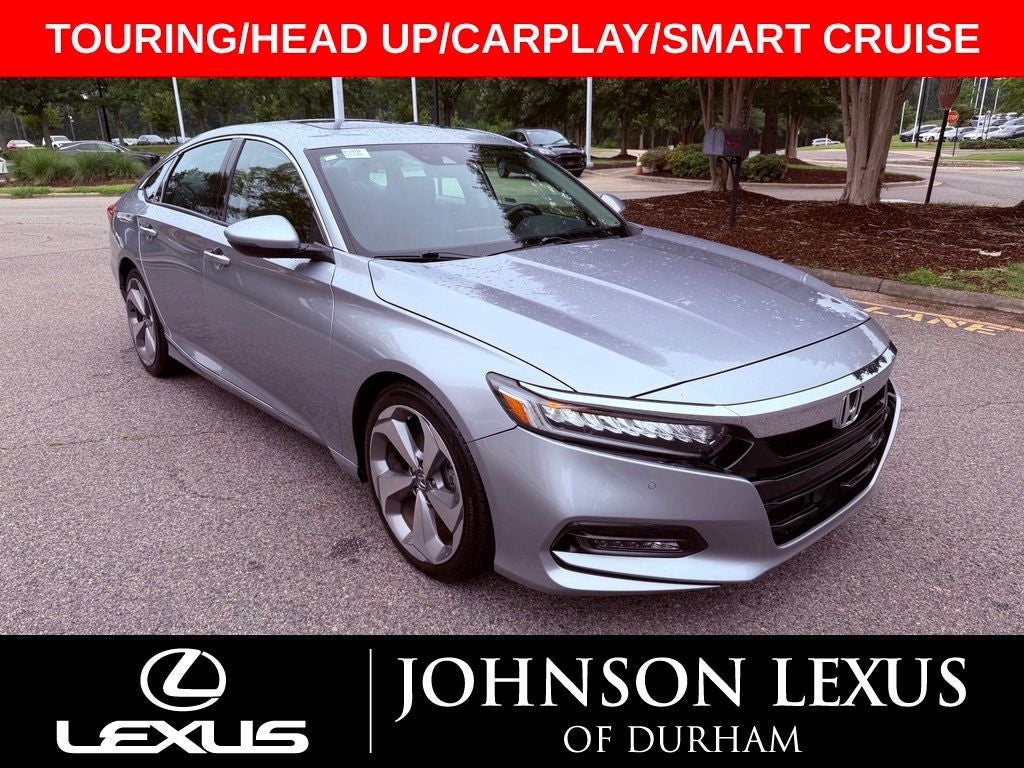 2018 Honda Accord Touring 2.0T HEAD UP/NAV/CARPLAY/SMART CRUISE/PARK AST