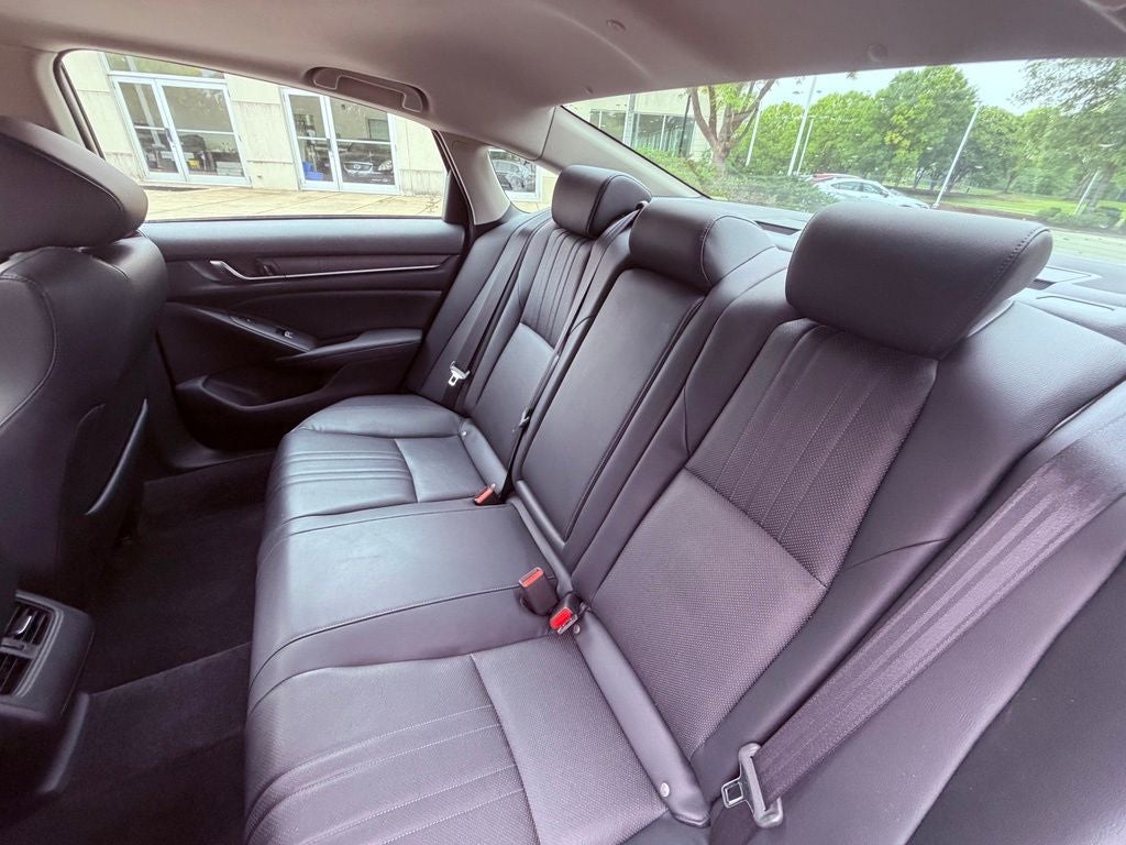 2018 Honda Accord Touring 2.0T HEAD UP/NAV/CARPLAY/SMART CRUISE/PARK AST
