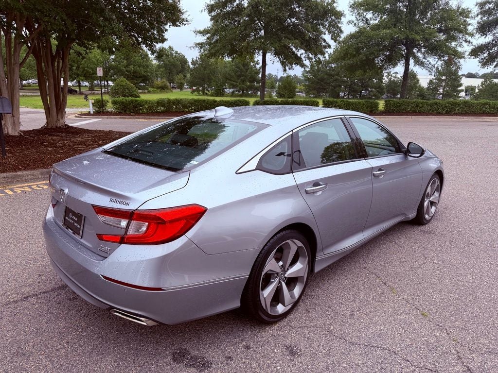 2018 Honda Accord Touring 2.0T HEAD UP/NAV/CARPLAY/SMART CRUISE/PARK AST