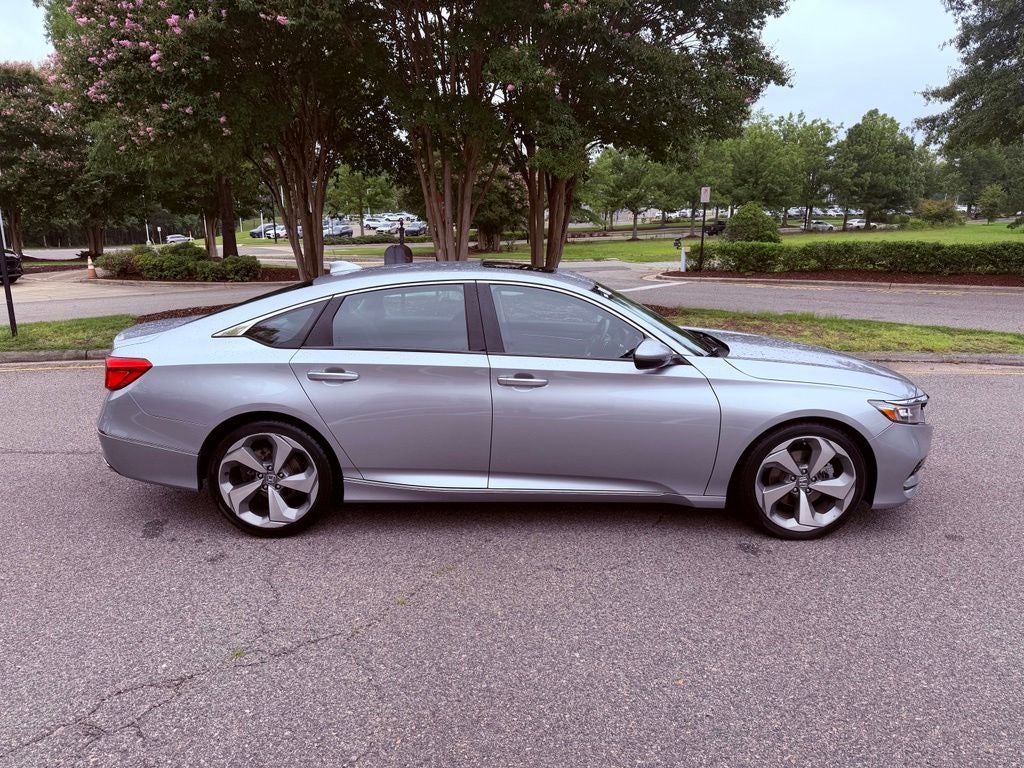 2018 Honda Accord Touring 2.0T HEAD UP/NAV/CARPLAY/SMART CRUISE/PARK AST