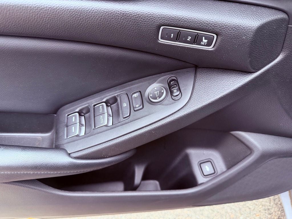 2018 Honda Accord Touring 2.0T HEAD UP/NAV/CARPLAY/SMART CRUISE/PARK AST