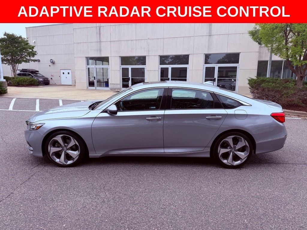2018 Honda Accord Touring 2.0T HEAD UP/NAV/CARPLAY/SMART CRUISE/PARK AST