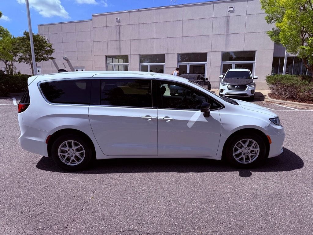 2026 Chrysler Pacifica Select PARK ASSIST/SMART CRUISE/BLIND SPOT/CLEAN CARFAX