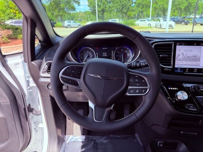 2026 Chrysler Pacifica Select PARK ASSIST/SMART CRUISE/BLIND SPOT/CLEAN CARFAX