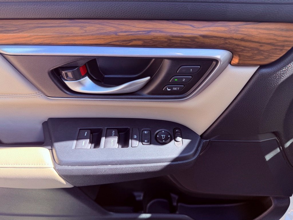 2017 Honda CR-V Touring NAV/CARPLAY/BLIND SPOT/PARK AST/SMART CRUISE