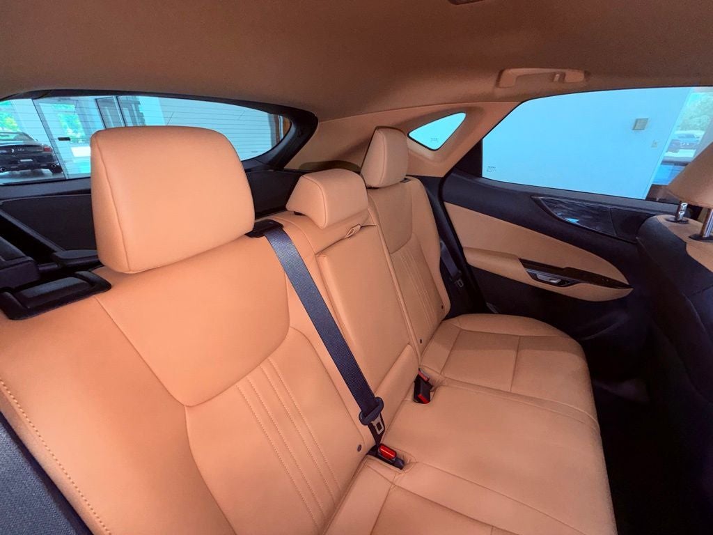 2025 Lexus NX 250 Premium SUNROOF/CARPLAY/BLIND SPOT/PARK AST