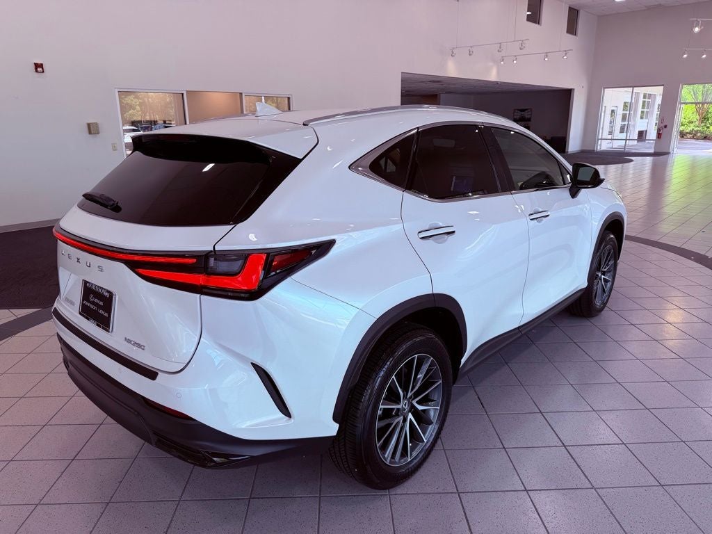 2025 Lexus NX 250 Premium SUNROOF/CARPLAY/BLIND SPOT/PARK AST