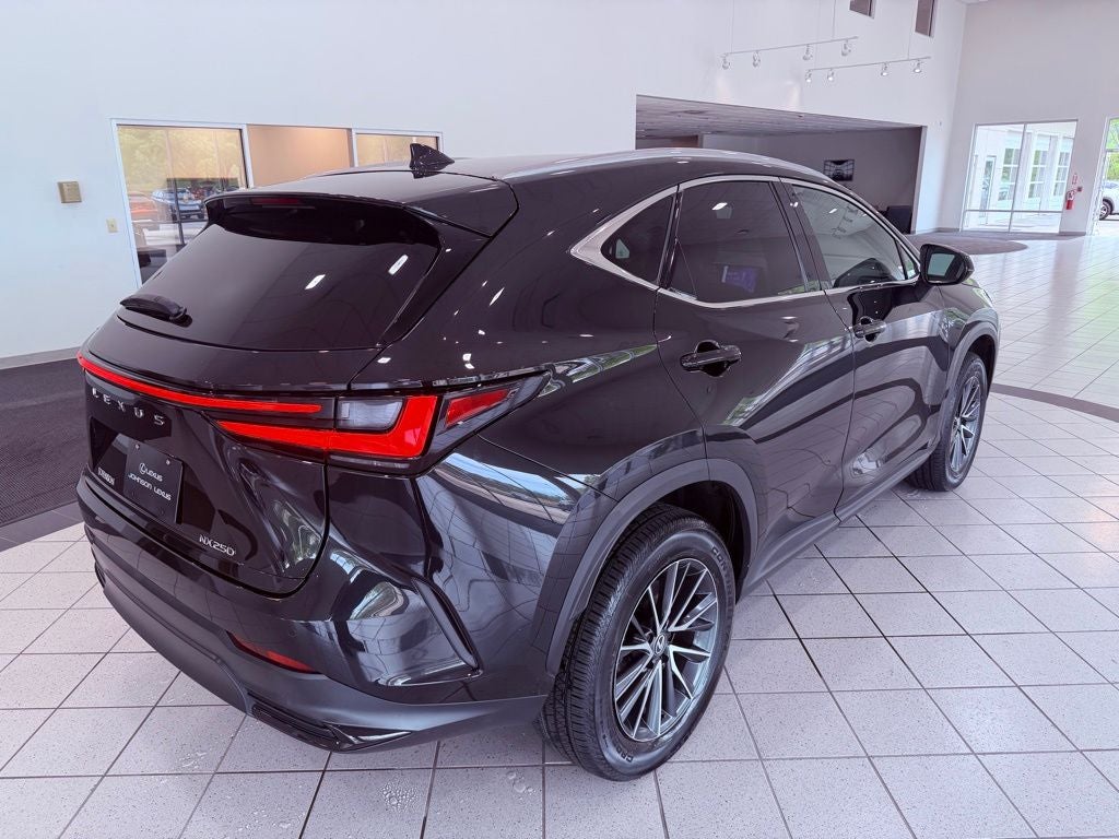 2024 Lexus NX 250 Premium PARK AST/BLIND SPOT/CARPLAY/4 NEW TIRES