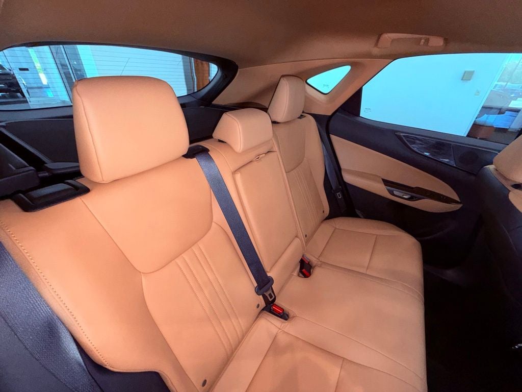 2025 Lexus NX 250 Premium SUNROOF/CARPLAY/BLIND SPOT/PARK AST