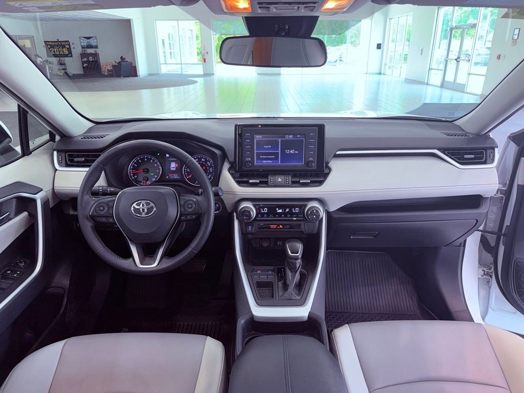 2019 Toyota RAV4 XLE Premium CARPLAY/SMART CRUISE/BLIND SPOT/ALL RECORDS