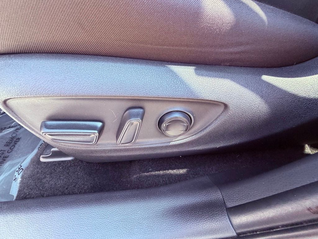 2025 Toyota RAV4 XLE BLIND SPOT/CARPLAY/SMART CRUISE/1 OWNER