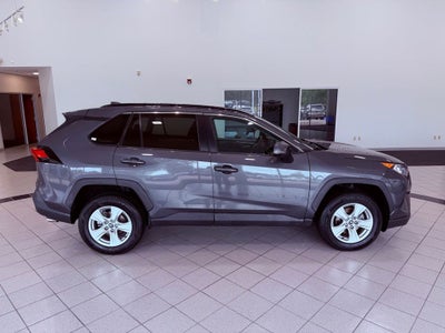 2021 Toyota RAV4 XLE SMART CRUISE/CARPLAY/BLIND SPOT/4 NEW TIRES