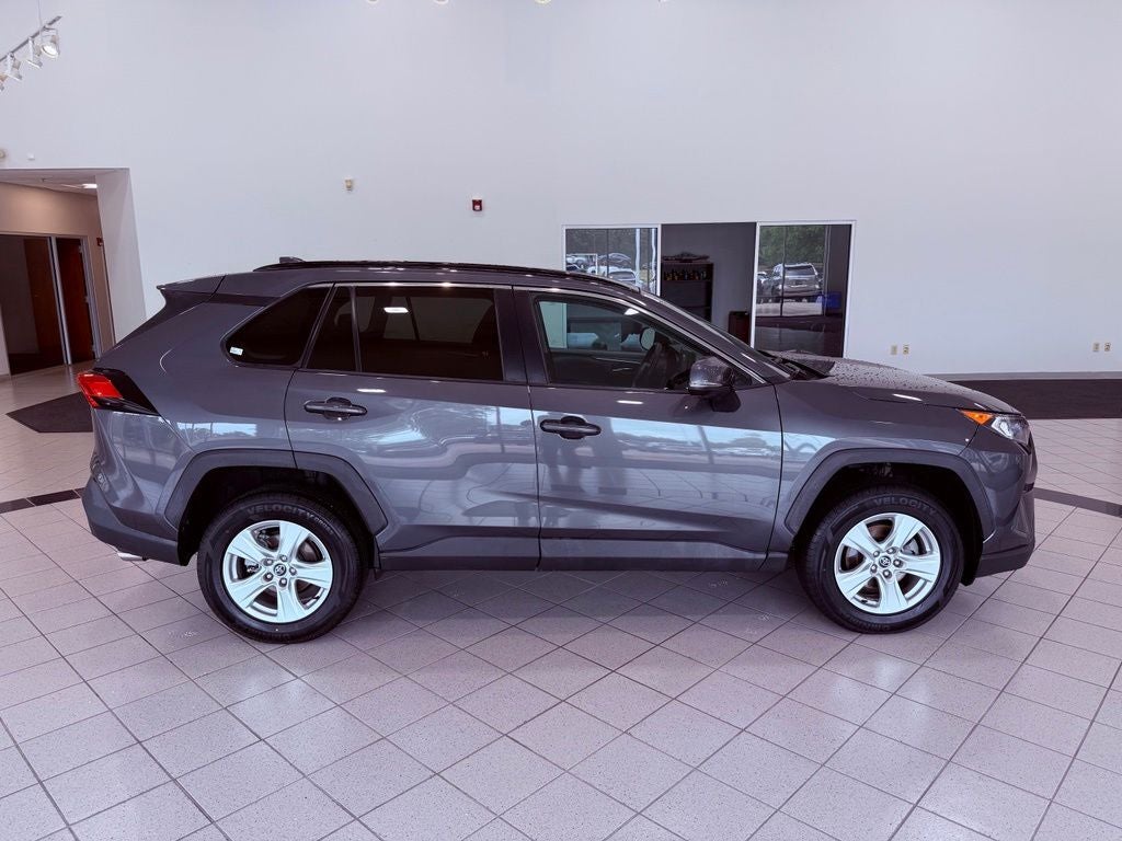 2021 Toyota RAV4 XLE SMART CRUISE/CARPLAY/BLIND SPOT/4 NEW TIRES