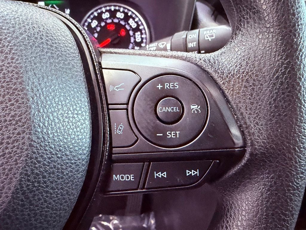 2021 Toyota RAV4 XLE SMART CRUISE/CARPLAY/BLIND SPOT/4 NEW TIRES