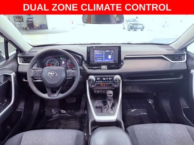 2021 Toyota RAV4 XLE SMART CRUISE/CARPLAY/BLIND SPOT/4 NEW TIRES