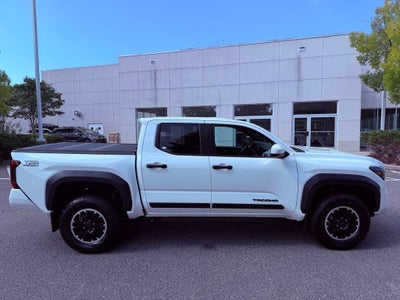 2024 Toyota Tacoma TRD Off-Road 4X4/CARPLAY/SMART CRUISE/BLIND SPOT