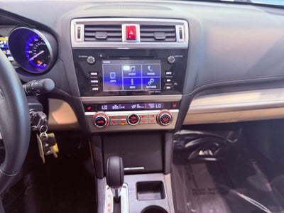 2017 Subaru Outback 2.5i Premium SUNROOF/1-OWNER/NEW TIRES/ ALL RECORDS