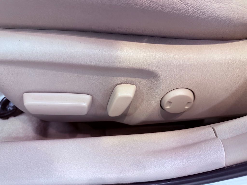 2013 Toyota Camry Hybrid XLE JBL/NAV/BLIND SPOT/LEATHER/1 OWNER