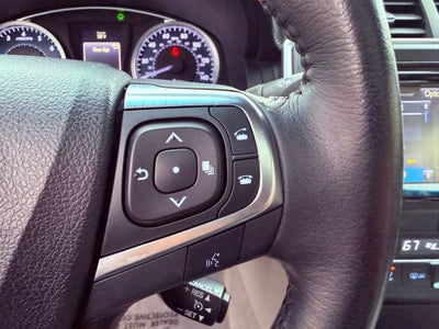 2016 Toyota Camry XLE NAV/SUNROOF/BLINDSPOT/CONV PKG/DEALER SERVICED