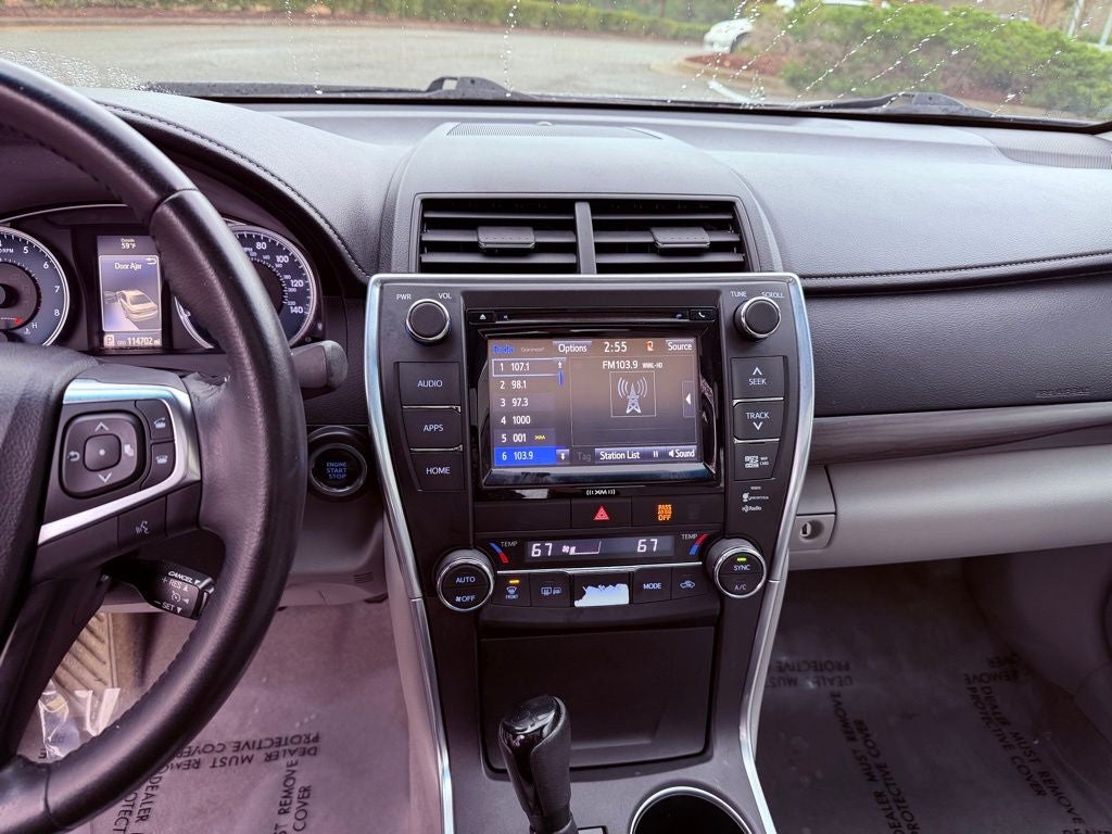 2016 Toyota Camry XLE NAV/SUNROOF/BLINDSPOT/CONV PKG/DEALER SERVICED