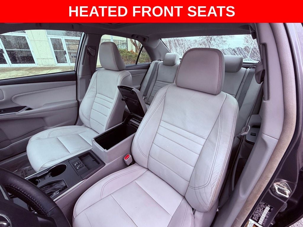 2016 Toyota Camry XLE NAV/SUNROOF/BLINDSPOT/CONV PKG/DEALER SERVICED