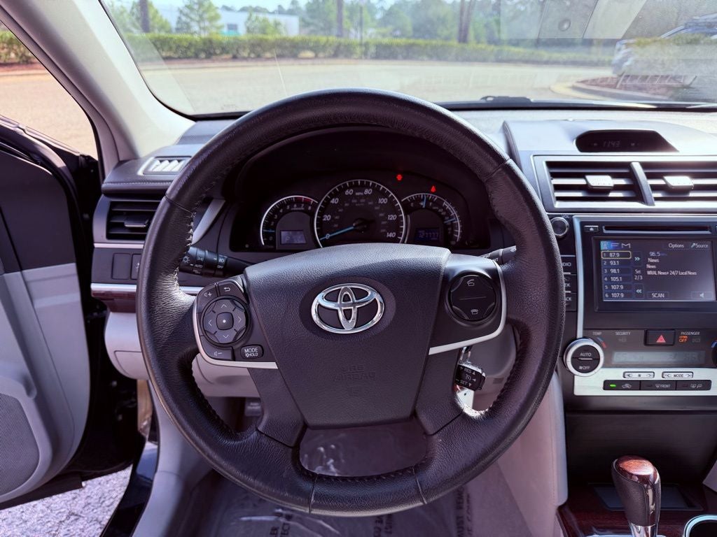 2012 Toyota Camry XLE SUNROOF/1 OWNER/CLEAN CARFAX