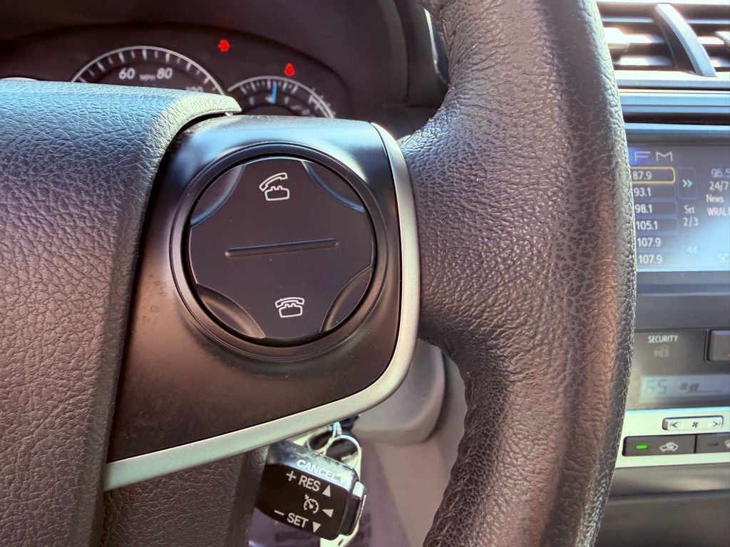 2012 Toyota Camry XLE SUNROOF/1 OWNER/CLEAN CARFAX