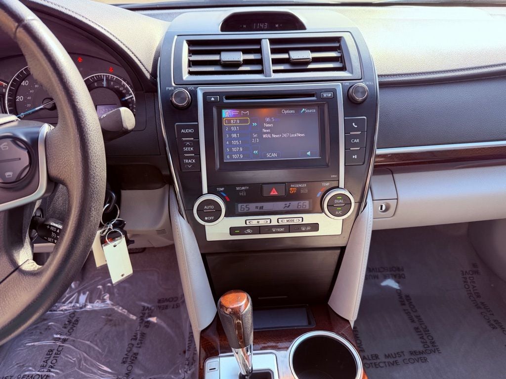 2012 Toyota Camry XLE SUNROOF/1 OWNER/CLEAN CARFAX