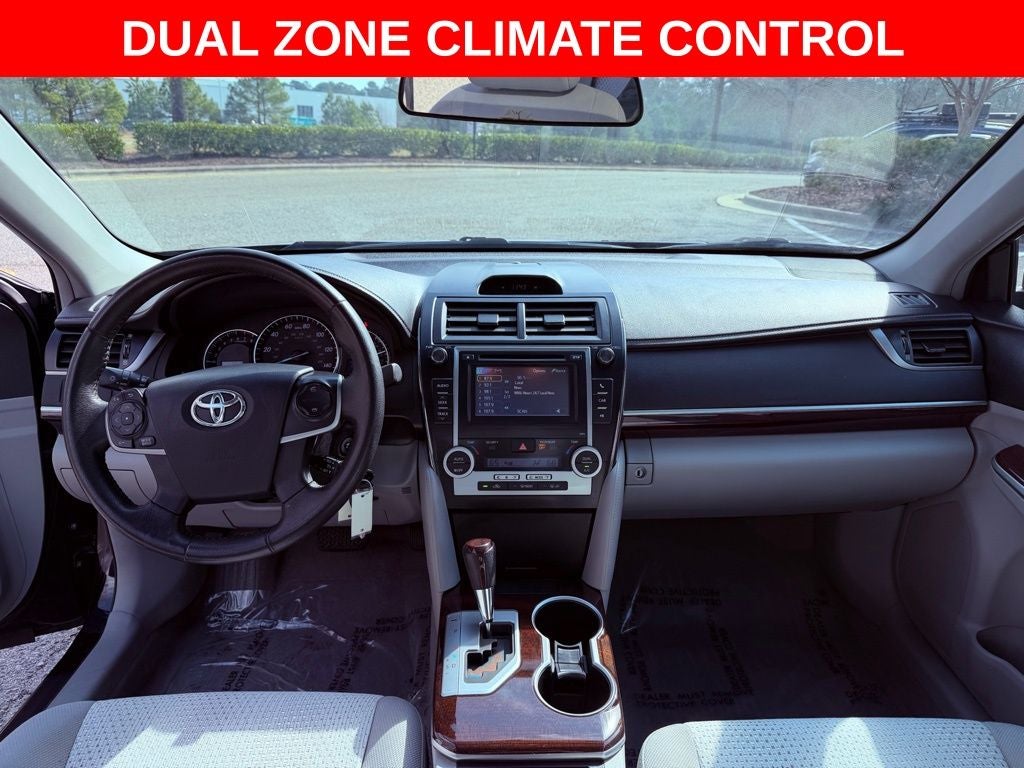 2012 Toyota Camry XLE SUNROOF/1 OWNER/CLEAN CARFAX