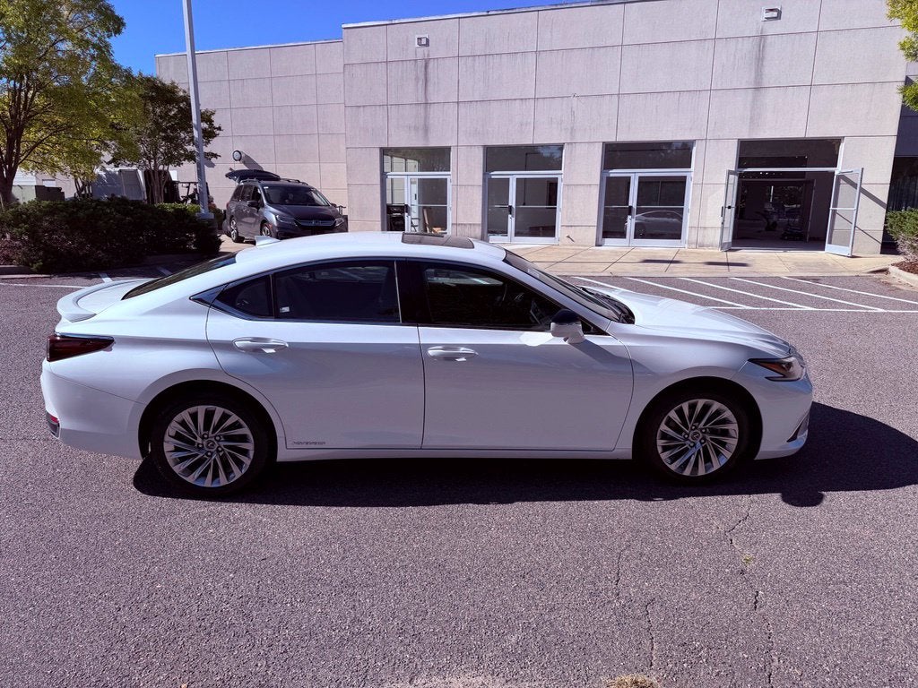 2019 Lexus ES 300h Ultra Luxury HEAD UP/360 CAM/MARK LEV/NAV/PARK AST