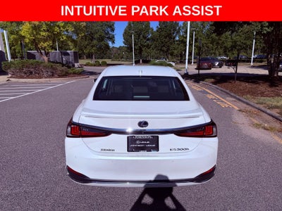 2019 Lexus ES 300h Ultra Luxury HEAD UP/360 CAM/MARK LEV/NAV/PARK AST