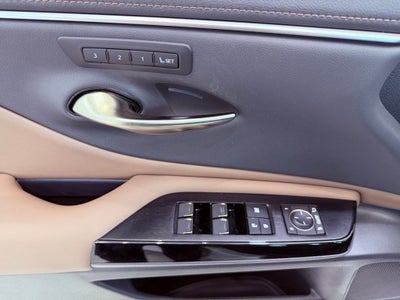 2025 Lexus ES 300h NAV/PARK AST/ALL RECORDS/L-CERTIFIED WARRANTY