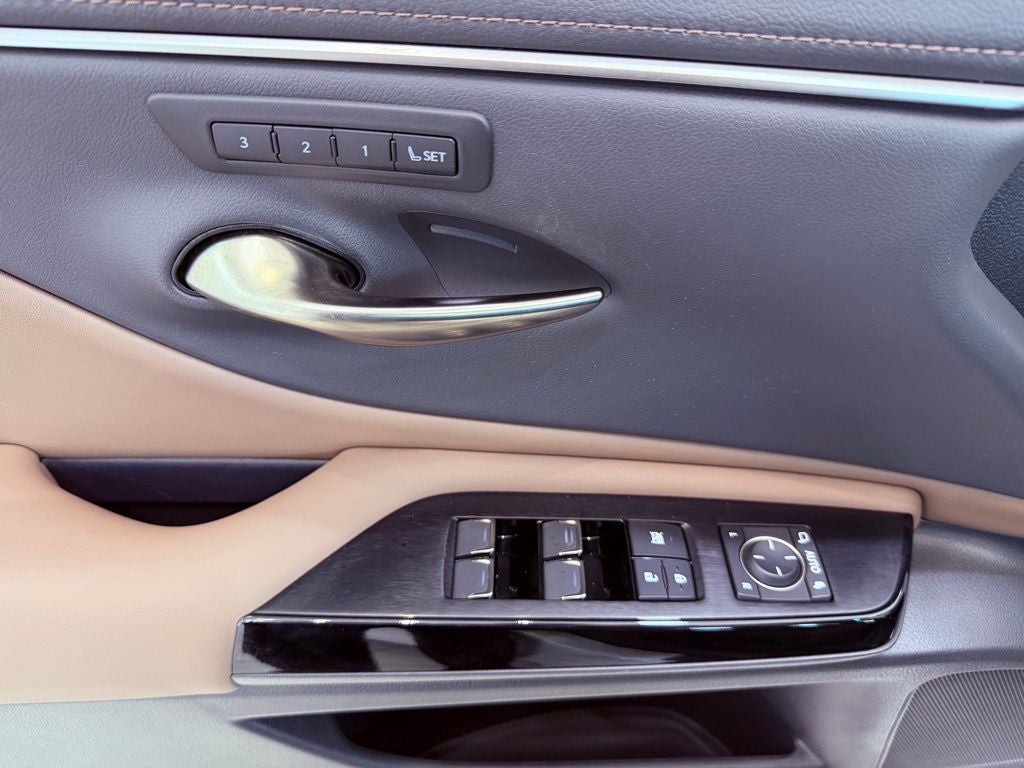 2025 Lexus ES 300h NAV/PARK AST/ALL RECORDS/L-CERTIFIED WARRANTY