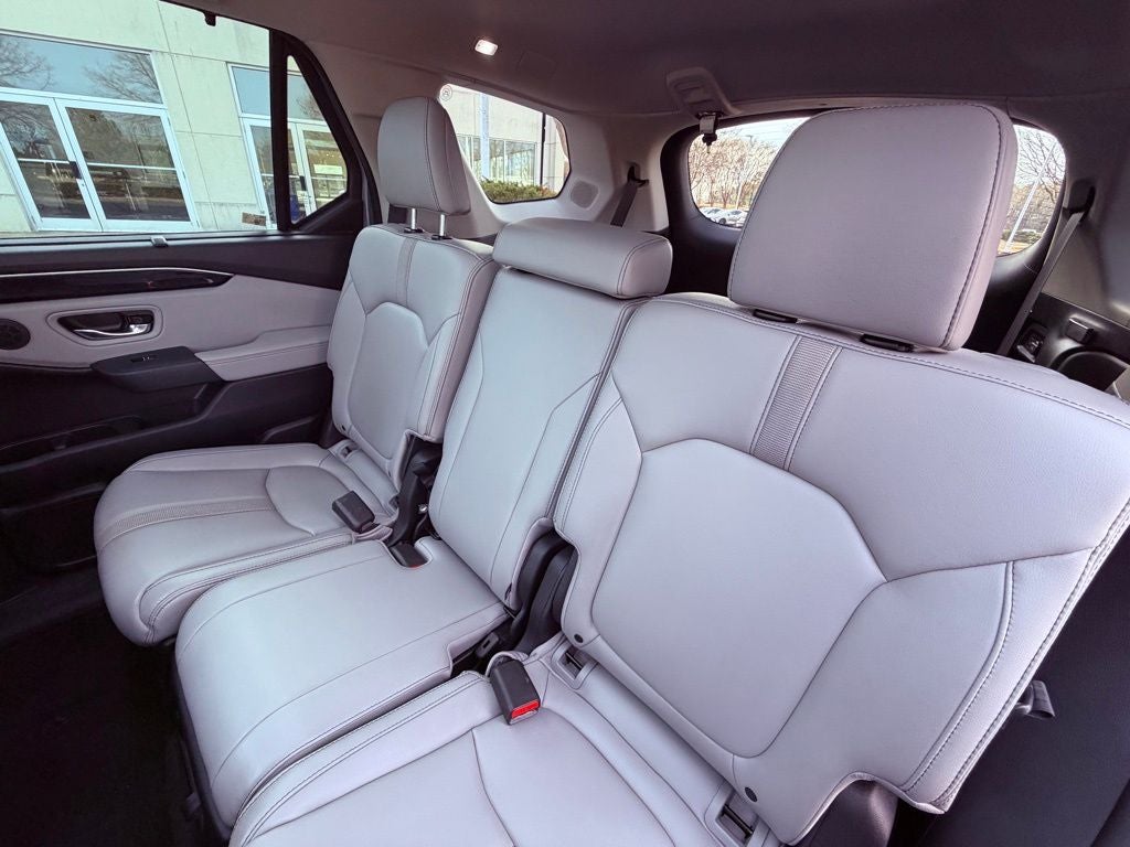 2023 Honda Pilot Touring PANO ROOF/BOSE/1 OWNER/NEW TIRES/ALL RECORDS