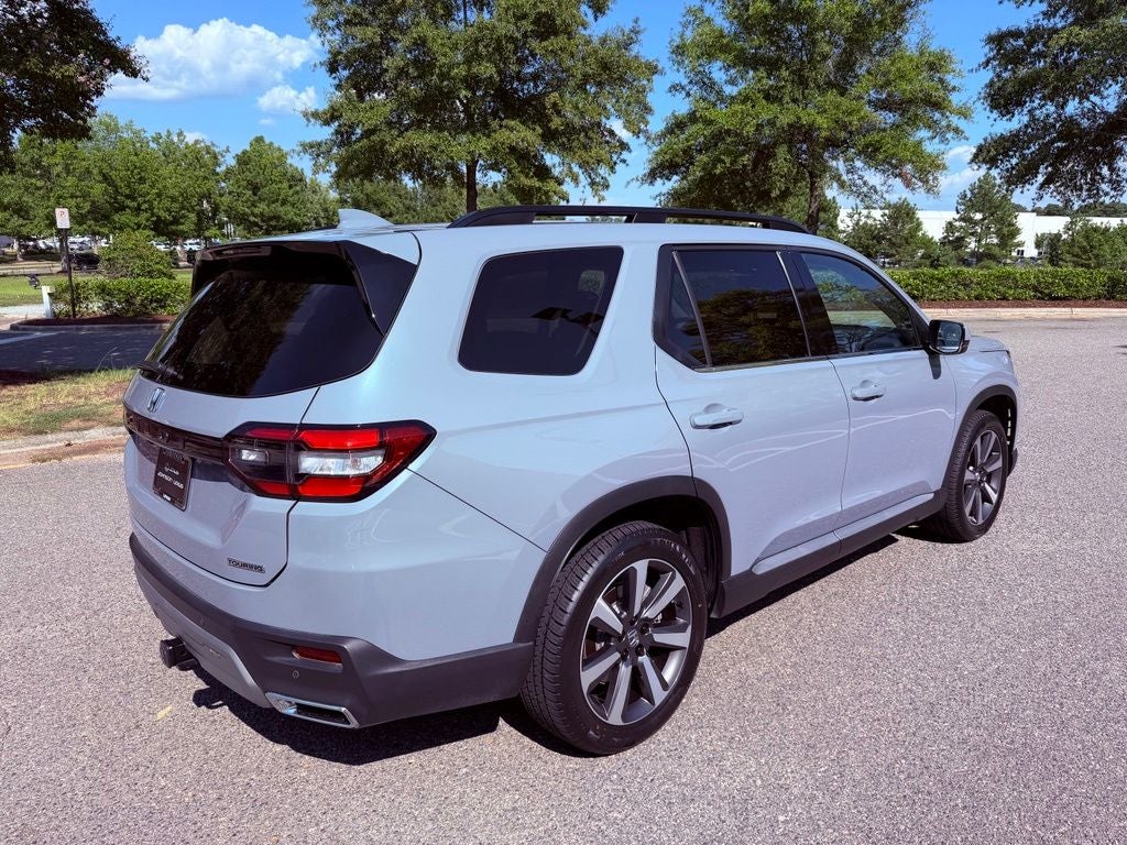 2025 Honda Pilot Touring PANO ROOF/BOSE/NAV/PARK AST/4 NEW TIRES