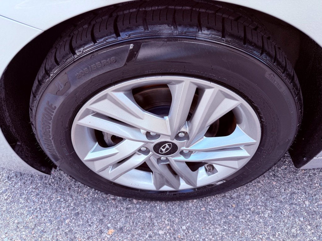 2020 Hyundai Elantra SEL BLIND SPOT/COLLISION MITIGATION/4 NEW TIRES