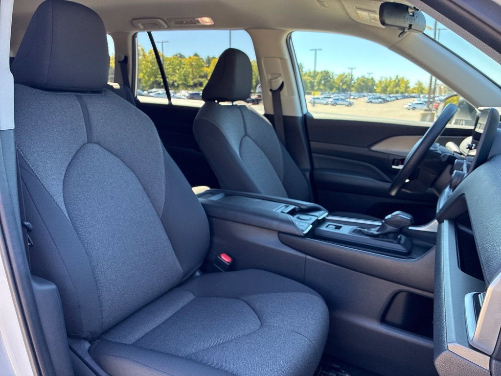 2025 Toyota Grand Highlander LE BLIND SPOT/SMART CRUISE/CARPLAY