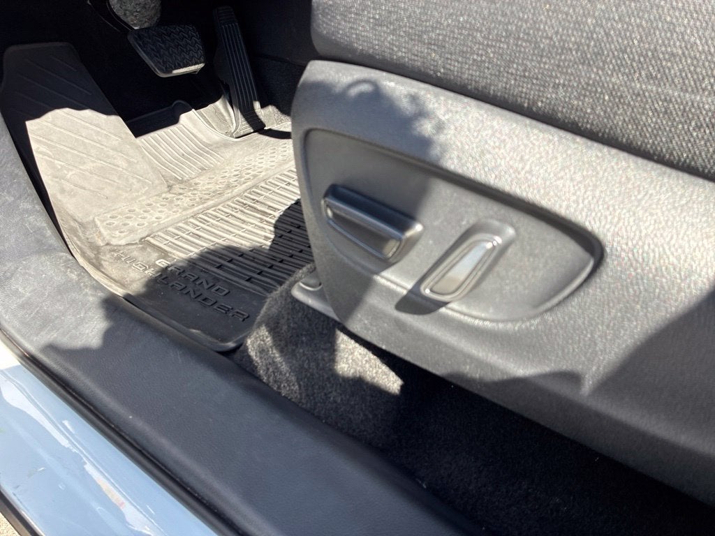 2025 Toyota Grand Highlander LE BLIND SPOT/SMART CRUISE/CARPLAY