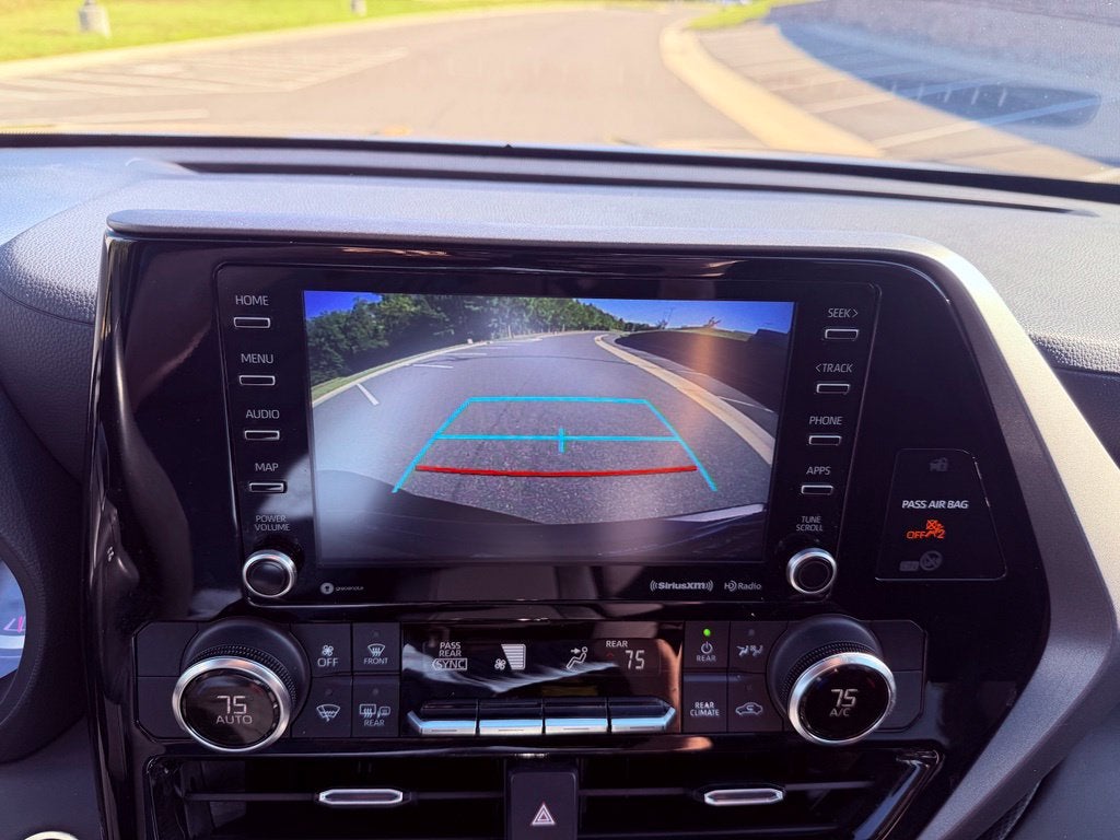 2022 Toyota Highlander LE SMART CRUISE/CARPLAY/BLINDSPOT/NEW TIRES/1-OWNER