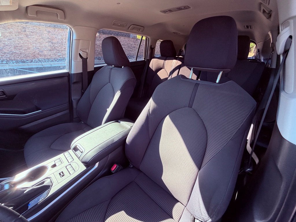 2022 Toyota Highlander LE SMART CRUISE/CARPLAY/BLINDSPOT/NEW TIRES/1-OWNER