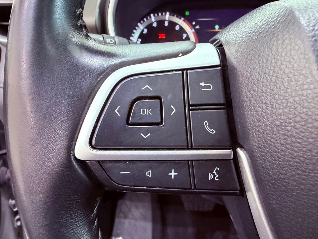 2023 Toyota Highlander XLE BLIND SPOT/SMART CRUISE/4 NEW TIRES/ALL RECORDS