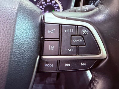2023 Toyota Highlander XLE BLIND SPOT/SMART CRUISE/4 NEW TIRES/ALL RECORDS